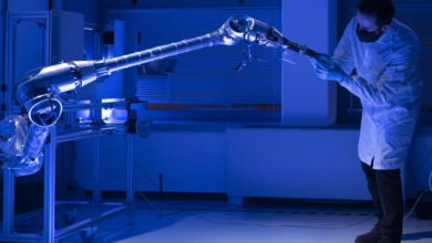 How a Sample Transfer Arm Ensures Safe and Efficient Laboratory Operations